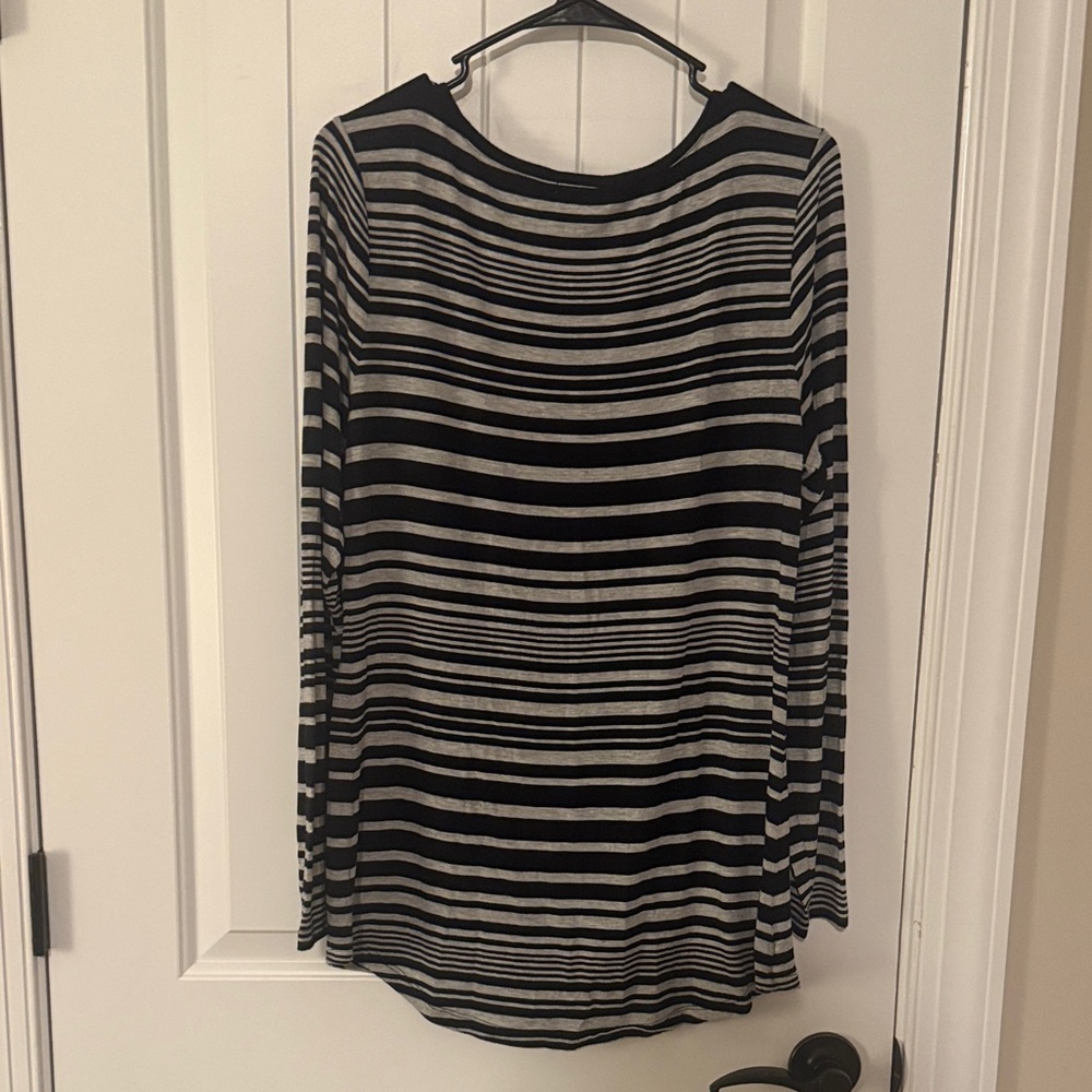 Old Navy Black and Gray Striped Long Sleeve Top - Picture 3 of 3